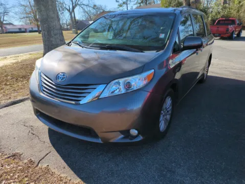 Gray 2016 Toyota Sienna XLE Premium for sale in Vidalia, GA
