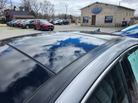 More photos of 2016 Hyundai SONATA Hybrid Limited at Auto Island, IN