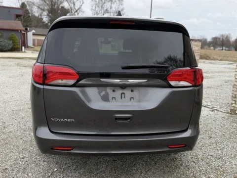 More photos of 2021 Chrysler Voyager LXi at Auto Island, IN