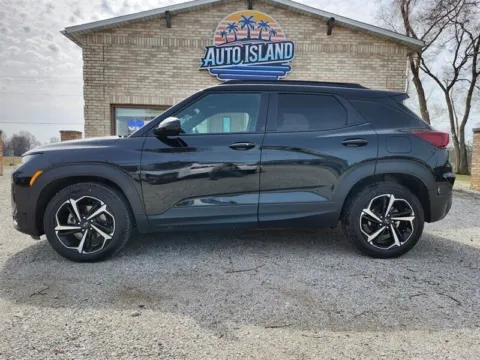 Photos of 2022 Chevrolet Trailblazer RS for sale in Wanatah, IN at Auto Island