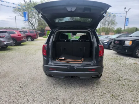 More photos of 2020 GMC Acadia AT4 at Auto Island, IN