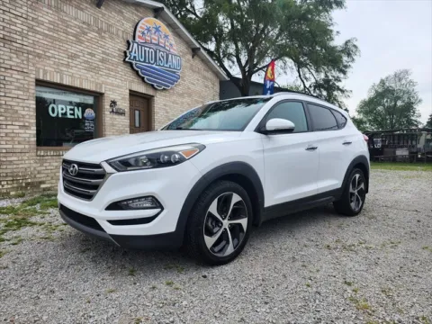 White 2016 Hyundai TUCSON Limited for sale in Wanatah, IN