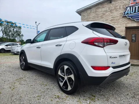 More photos of 2016 Hyundai TUCSON Limited at Auto Island, IN