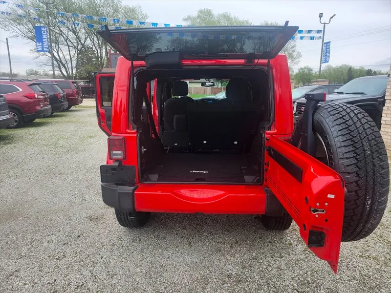 2016 Jeep Wrangler Unlimited Sahara - Photo 10