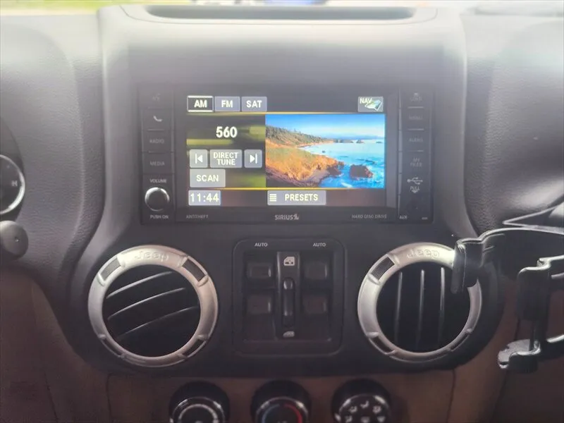 2016 Jeep Wrangler Unlimited Sahara - Photo 24