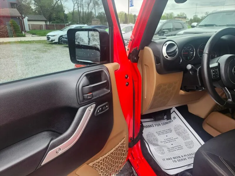 2016 Jeep Wrangler Unlimited Sahara - Photo 17