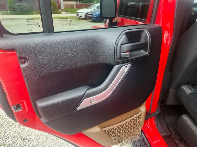 2016 Jeep Wrangler Unlimited Sahara - Photo 12
