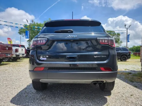 More photos of 2018 Jeep Compass Limited at Auto Island, IN