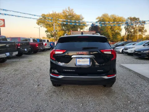 More photos of 2022 GMC Terrain SLT at Auto Island, IN