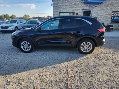Photos of 2021 Ford Escape SE for sale in Wanatah, IN at Auto Island