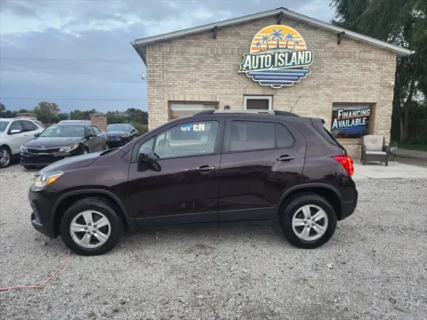 Photos of 2022 Chevrolet Trax LT for sale in Wanatah, IN at Auto Island