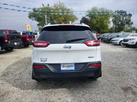 More photos of 2015 Jeep Cherokee Latitude at Auto Island, IN