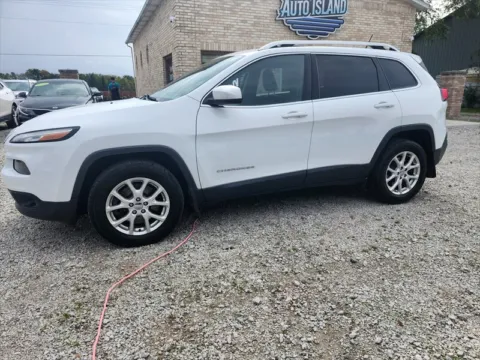 Photos of 2015 Jeep Cherokee Latitude for sale in Wanatah, IN at Auto Island