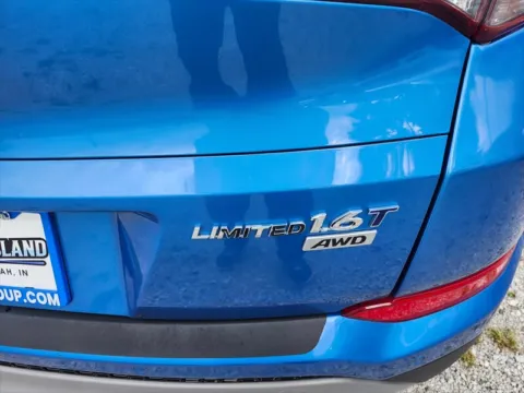 More photos of 2017 Hyundai TUCSON Limited at Auto Island, IN