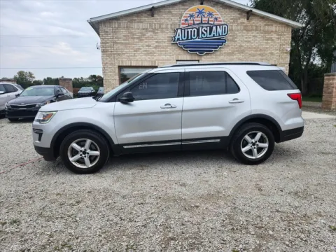 Photos of 2018 Ford Explorer XLT for sale in Wanatah, IN at Auto Island