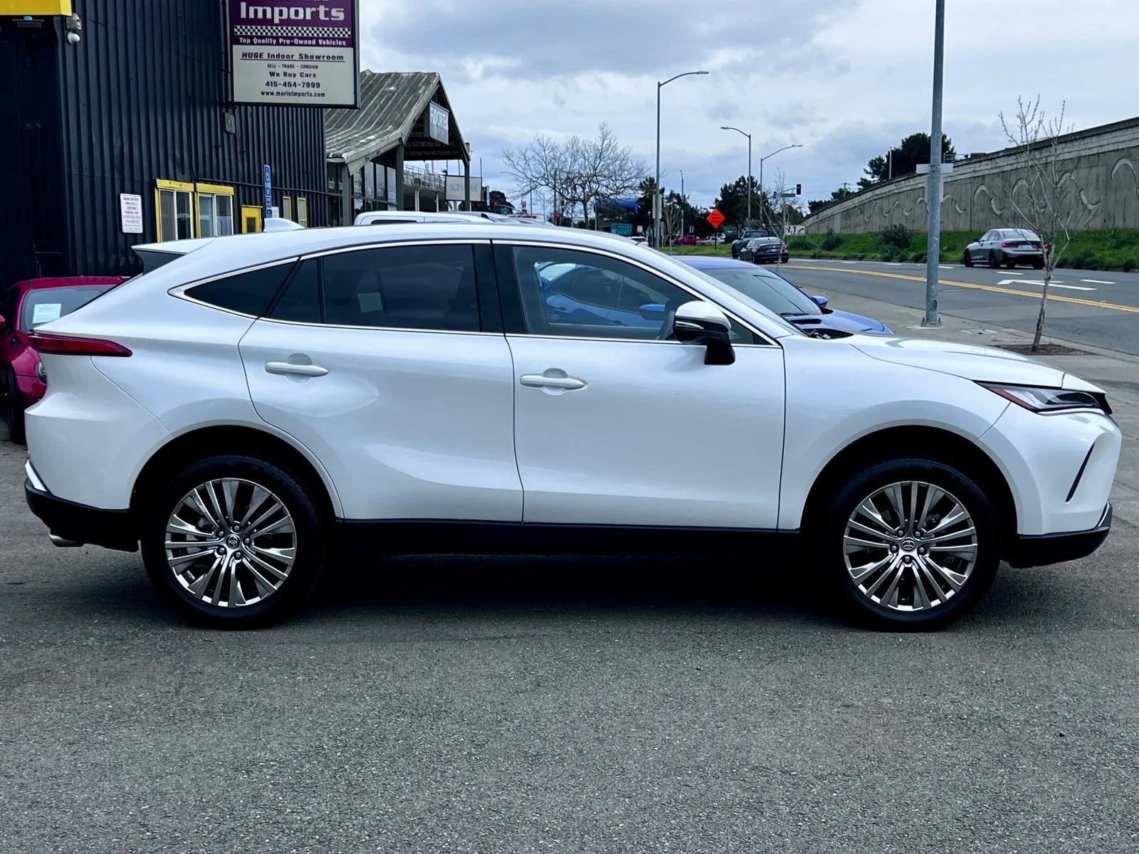 More photos of 2023 Toyota Venza Limited at Marin Imports, CA