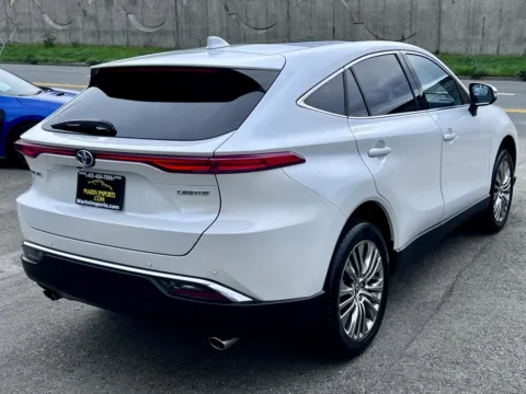 More photos of 2023 Toyota Venza Limited at Marin Imports, CA