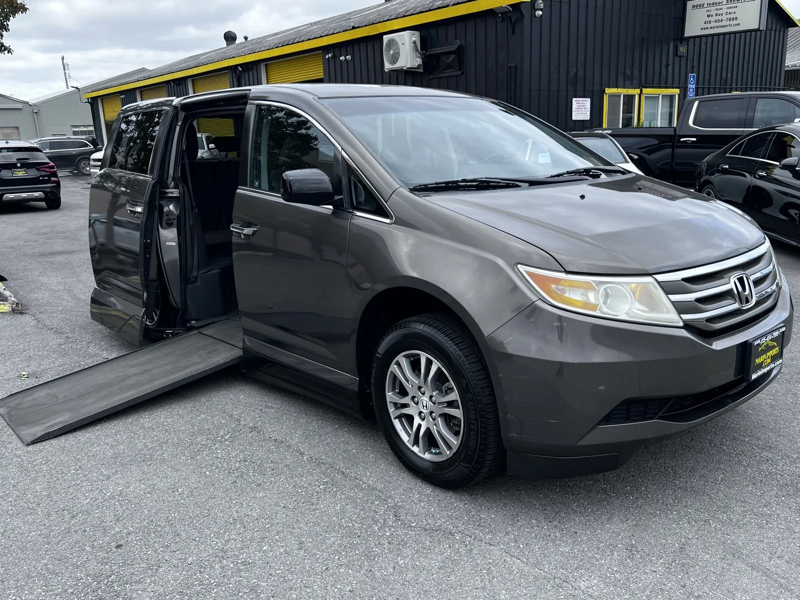 More photos of 2011 Honda Odyssey EX-L at Marin Imports, CA