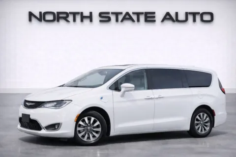 White 2022 Chrysler Pacifica Hybrid Touring L for sale in Walnut Creek, CA