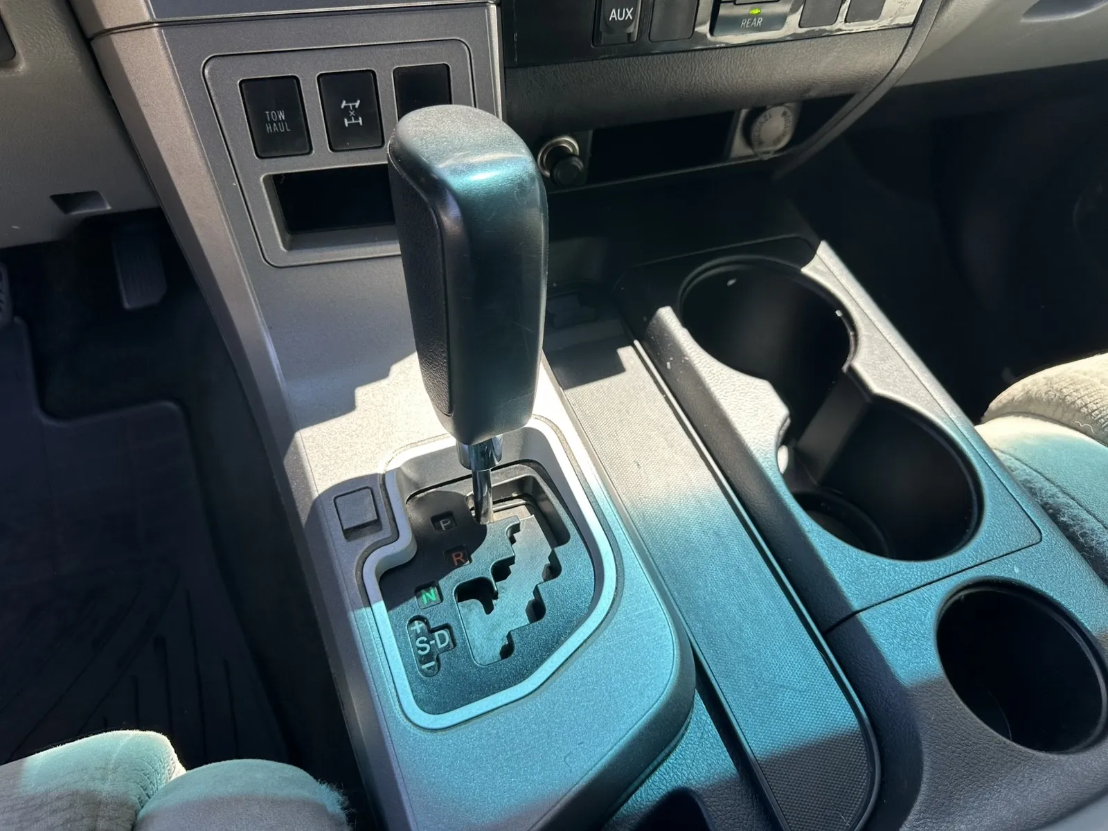 Toyota Sequoia photo 25