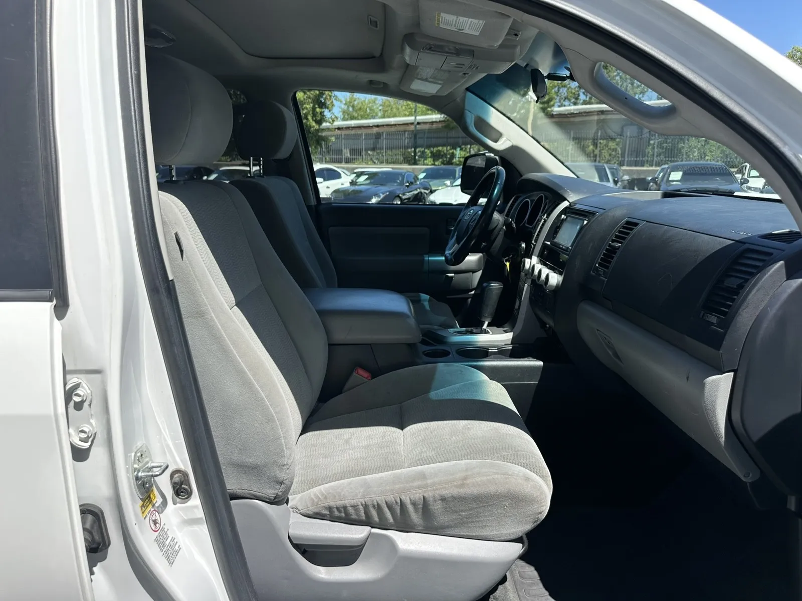 Toyota Sequoia photo 20