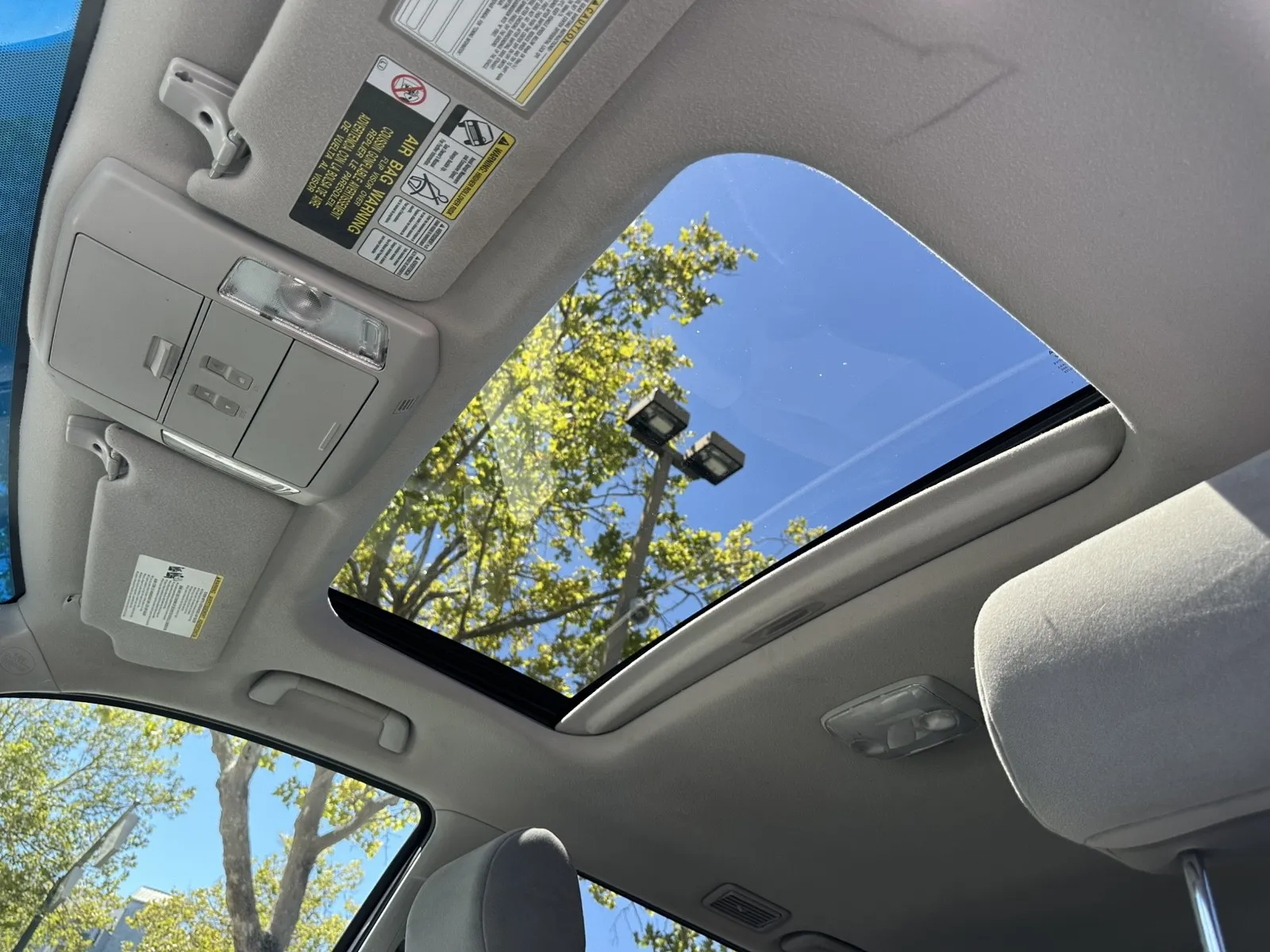Toyota Sequoia photo 29
