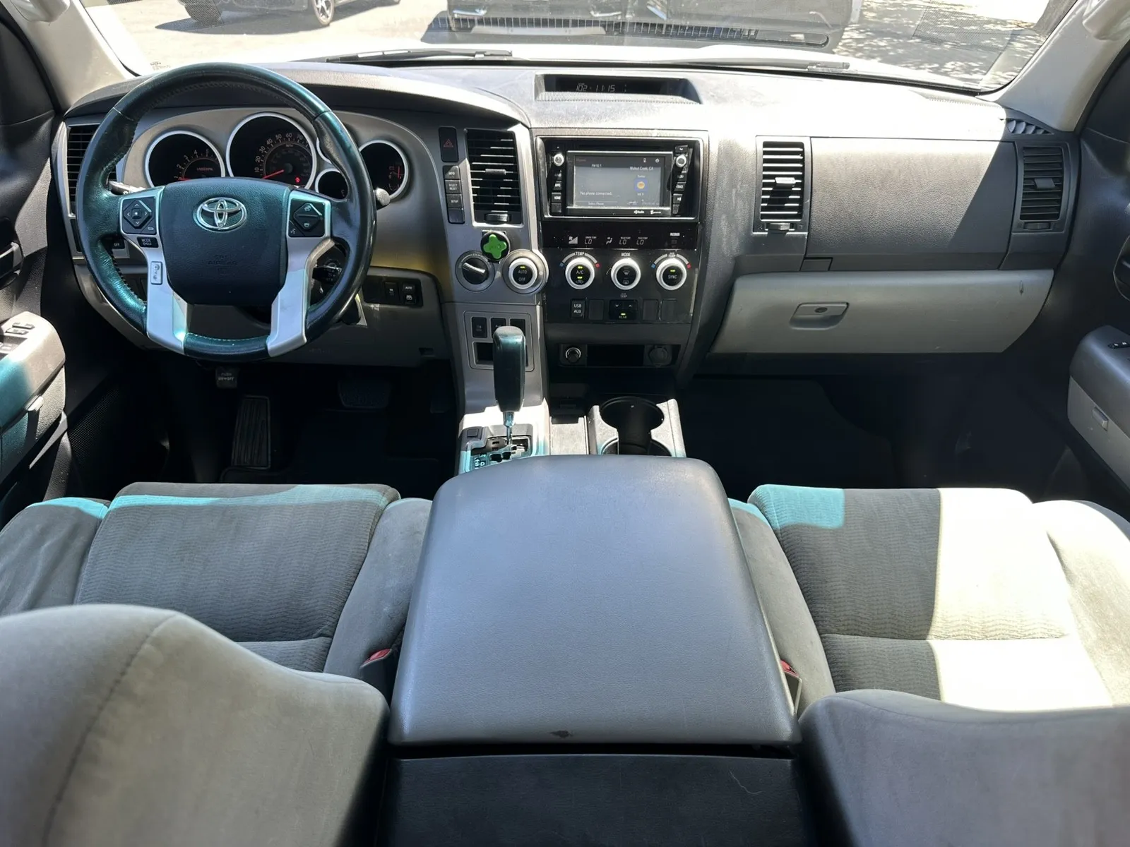 Toyota Sequoia photo 17
