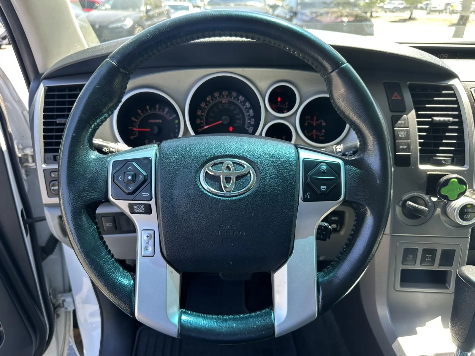 Toyota Sequoia photo 14