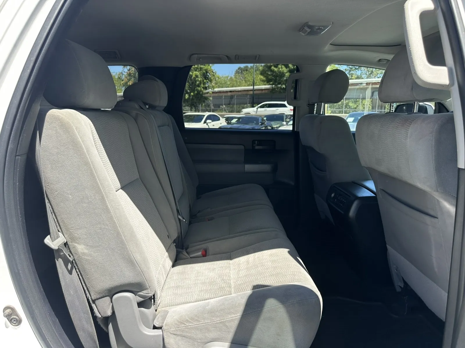 Toyota Sequoia photo 22