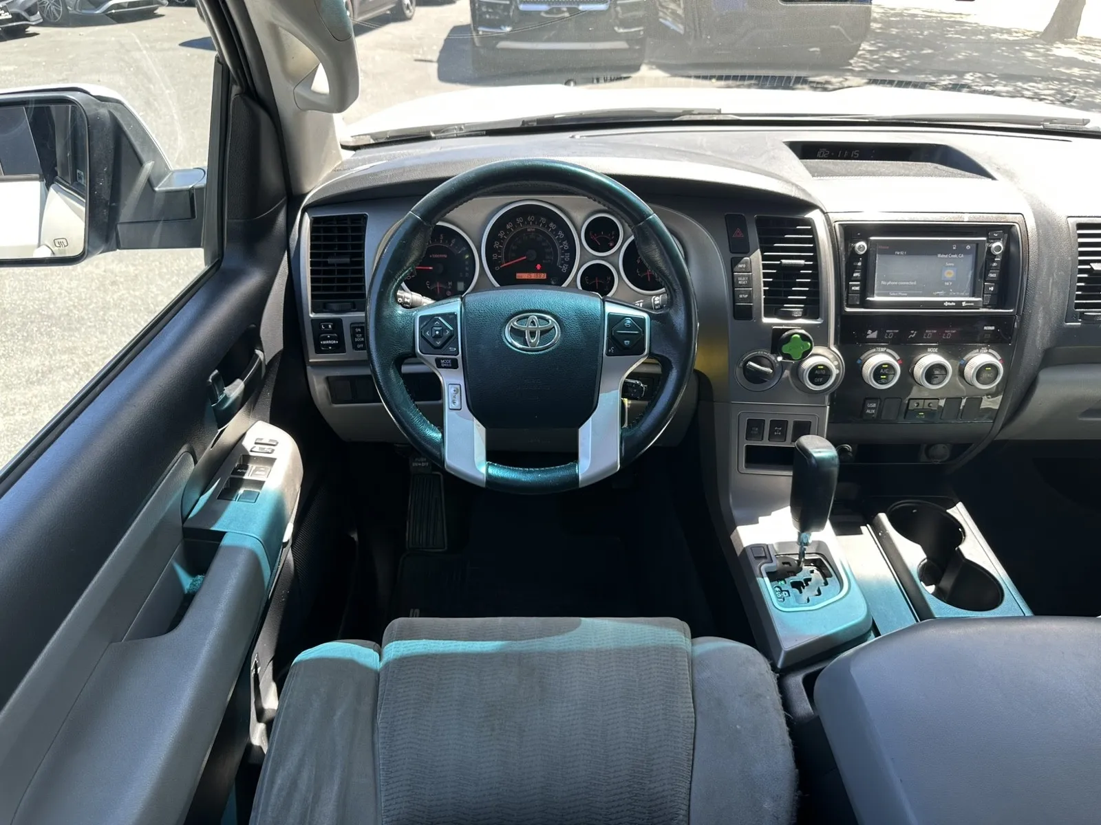 Toyota Sequoia photo 16