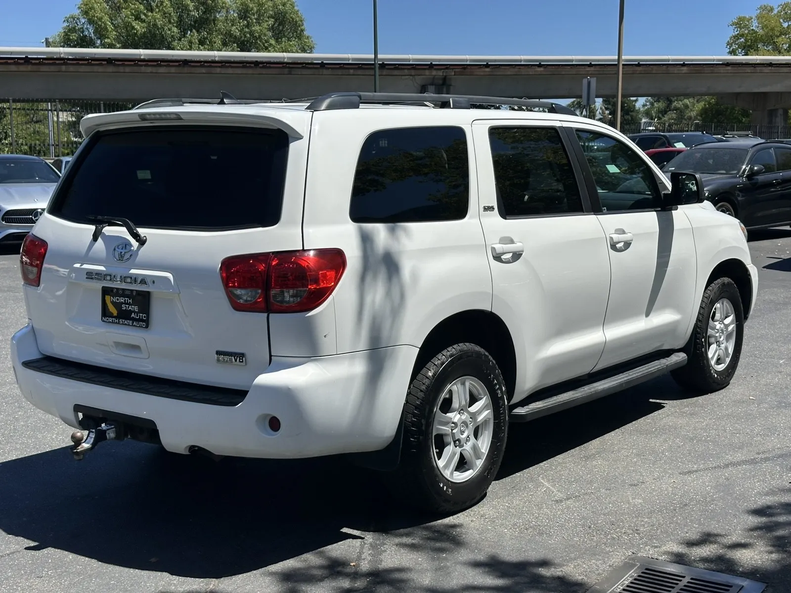 Toyota Sequoia photo 8