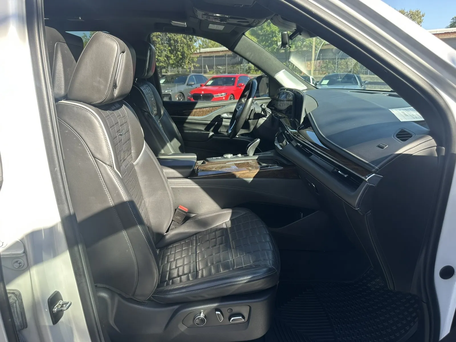 Cadillac Escalade photo 20