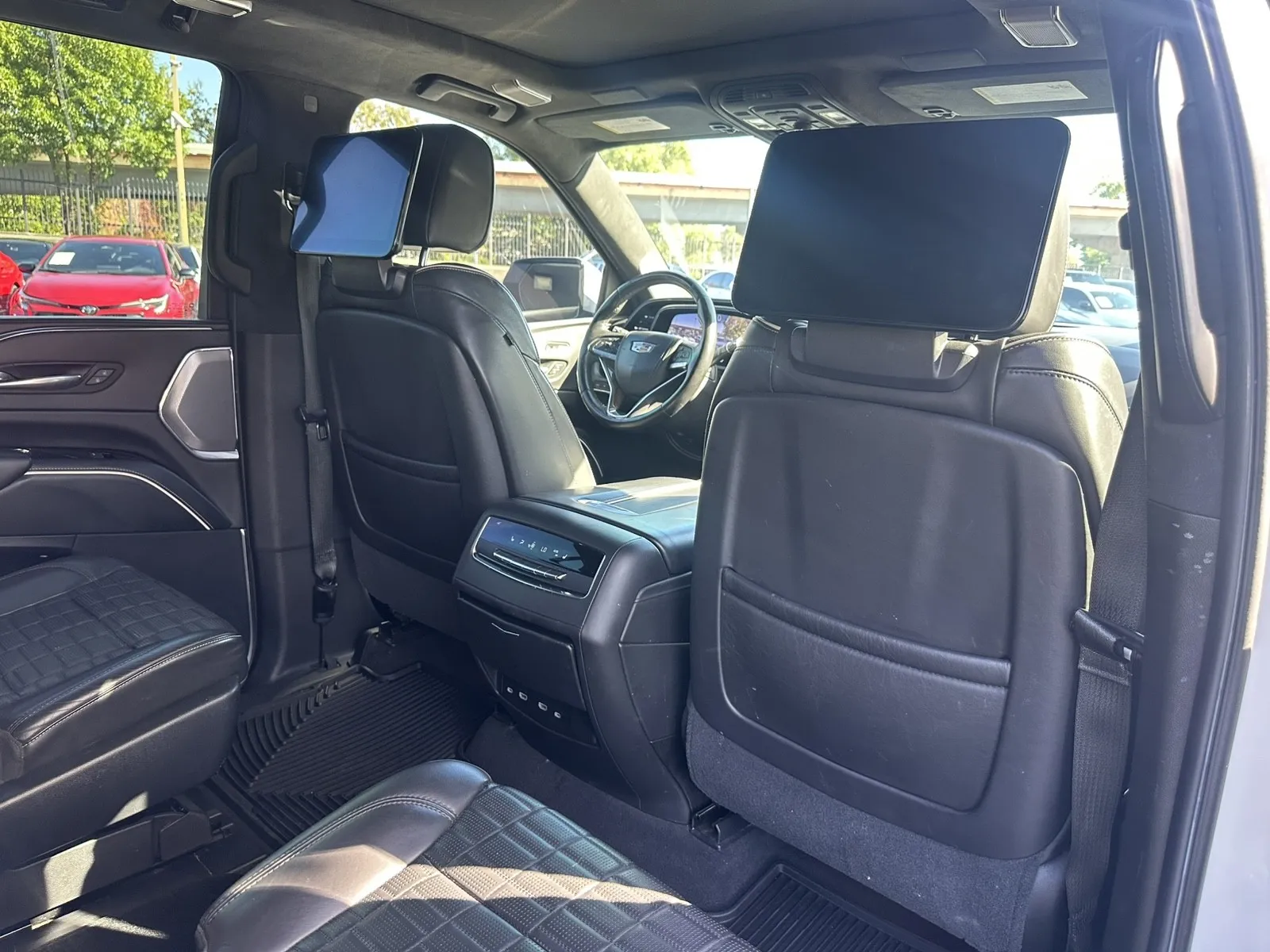 Cadillac Escalade photo 23