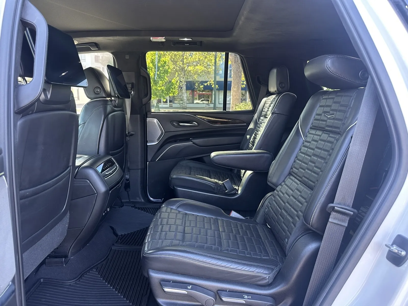 Cadillac Escalade photo 25