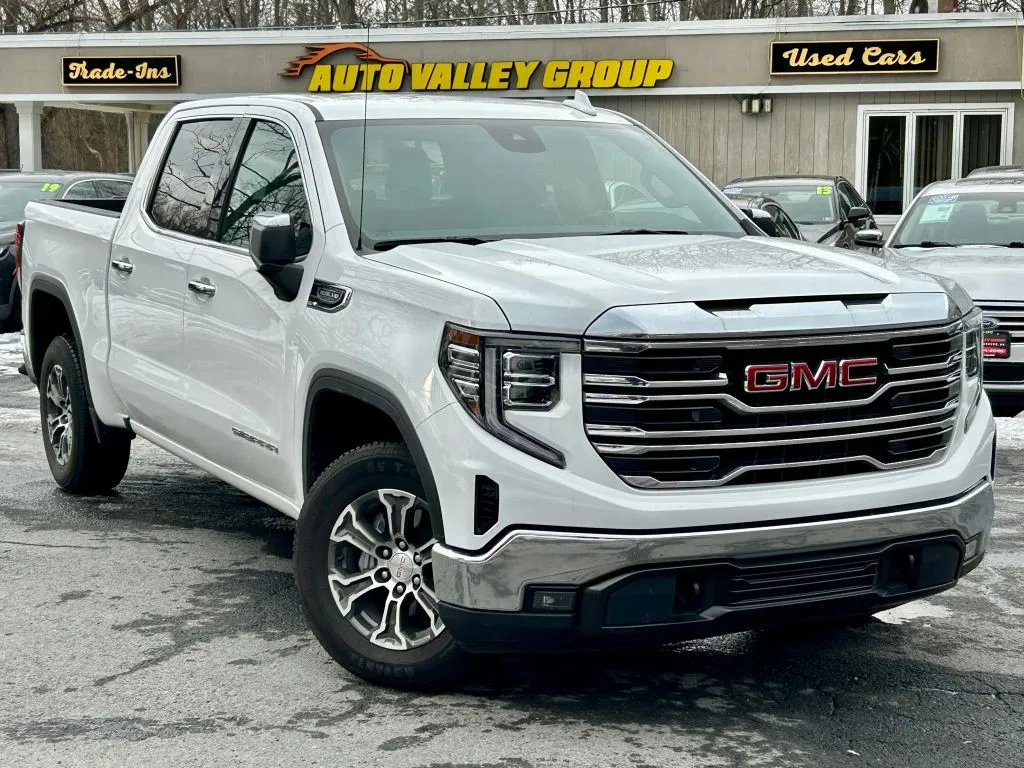 White 2024 GMC Sierra 1500 Crew Cab SLT Pickup 4D 5 3/4 ft for sale in East Stroudsburg, PA