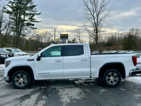 More photos of 2024 GMC Sierra 1500 Crew Cab SLT Pickup 4D 5 3/4 ft at Auto Valley Group, PA
