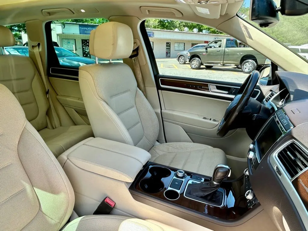 2016 Volkswagen Touareg Lux - Photo 17