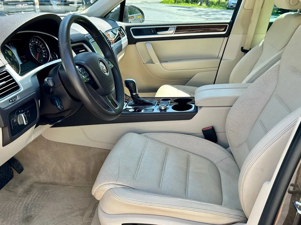 2016 Volkswagen Touareg Lux - Photo 11