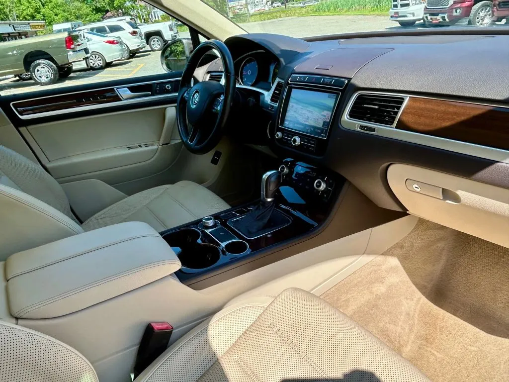 2016 Volkswagen Touareg Lux - Photo 18