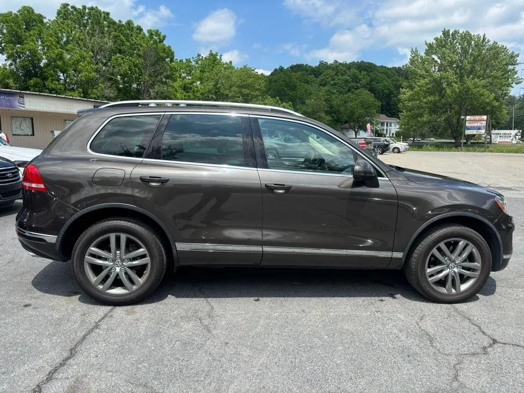 2016 Volkswagen Touareg Lux - Photo 9