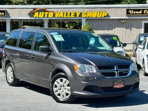 Gray 2018 Dodge Grand Caravan Passenger SE Minivan 4D for sale in East Stroudsburg, PA