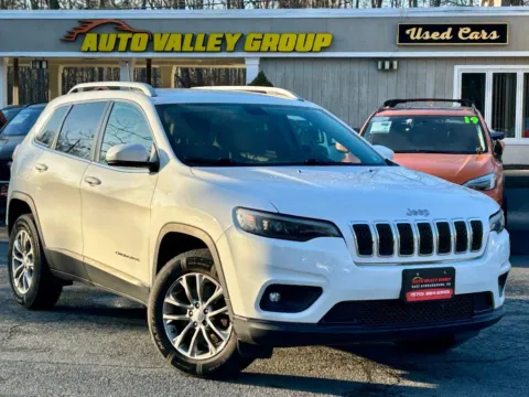 White 2019 Jeep Cherokee Latitude Plus Sport Utility 4D for sale in East Stroudsburg, PA