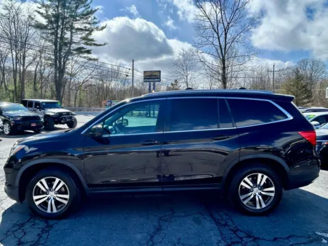 More photos of 2017 Honda Pilot EX-L Sport Utility 4D at Auto Valley Group, PA