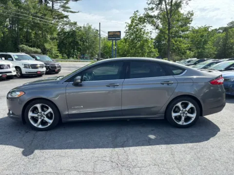 More photos of 2014 Ford Fusion SE Hybrid Sedan 4D at Auto Valley Group, PA