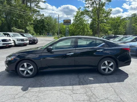 More photos of 2019 Nissan Altima 2.5 SV Sedan 4D at Auto Valley Group, PA