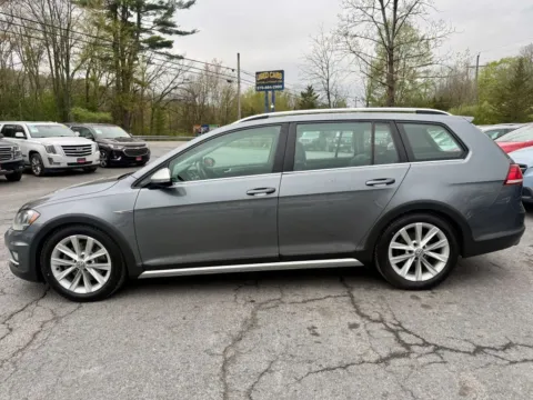 More photos of 2018 Volkswagen Golf Alltrack TSI S Wagon 4D at Auto Valley Group, PA