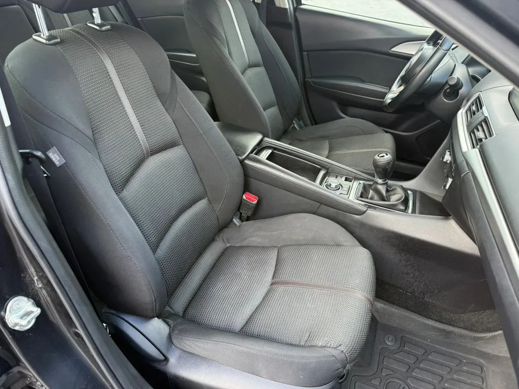2018 Mazda Mazda3 Grand Touring - Photo 15