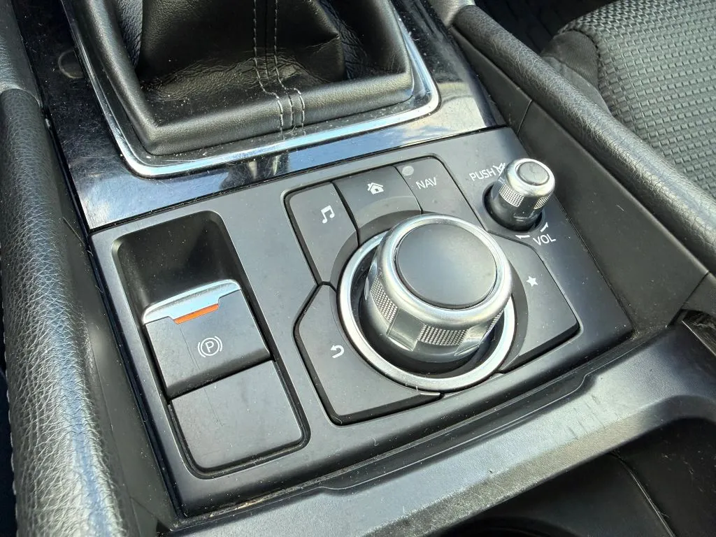 2018 Mazda Mazda3 Grand Touring - Photo 18