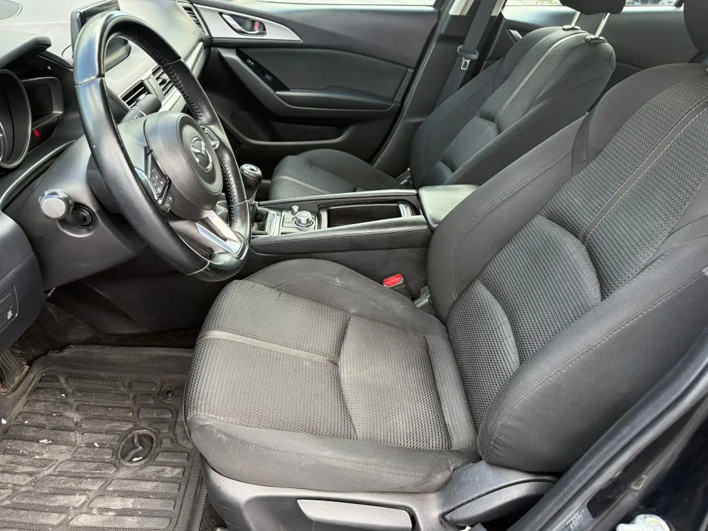 2018 Mazda Mazda3 Grand Touring - Photo 11