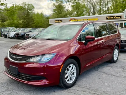 More photos of 2017 Chrysler Pacifica Touring Minivan 4D at Auto Valley Group, PA
